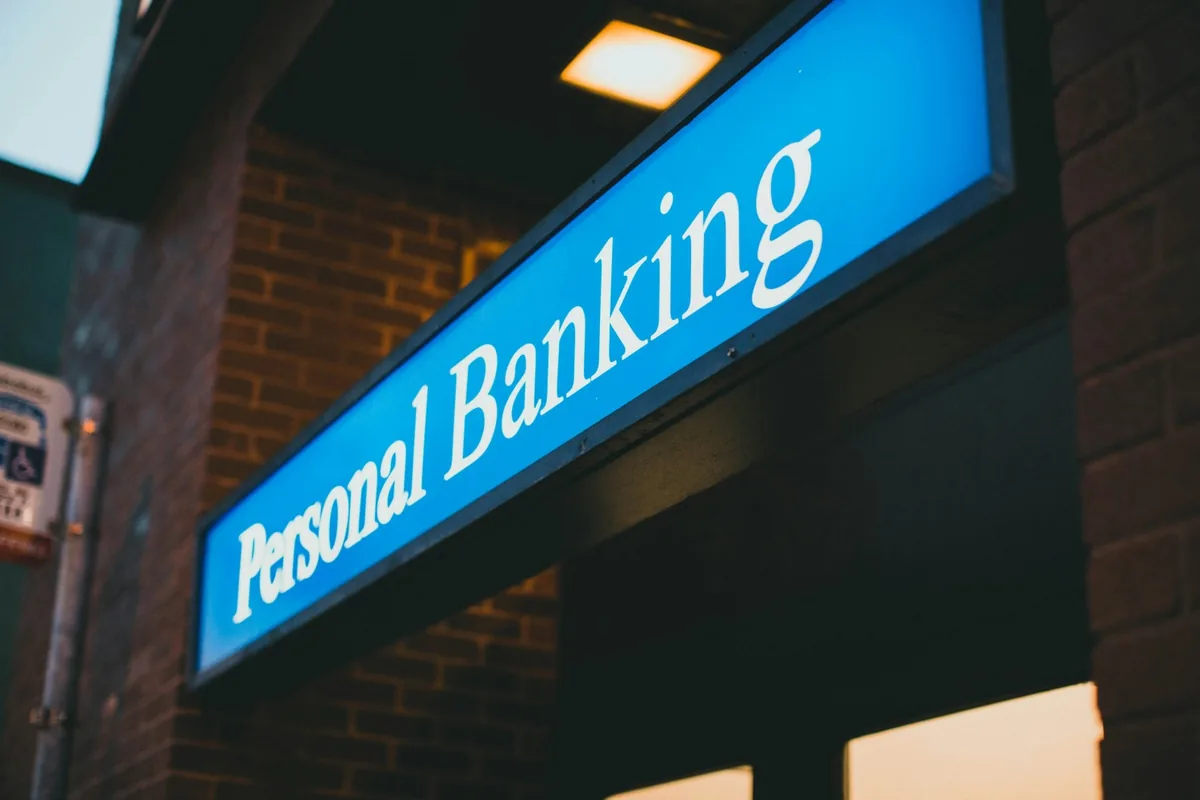 Opening a local bank account at a Chinese bank branch for long-term stays